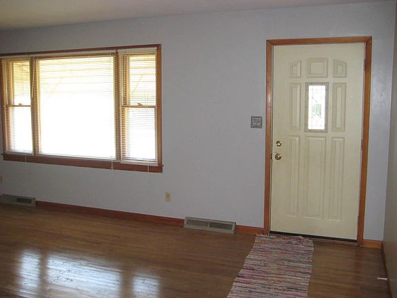 3rd image of 1530 Julie Dr