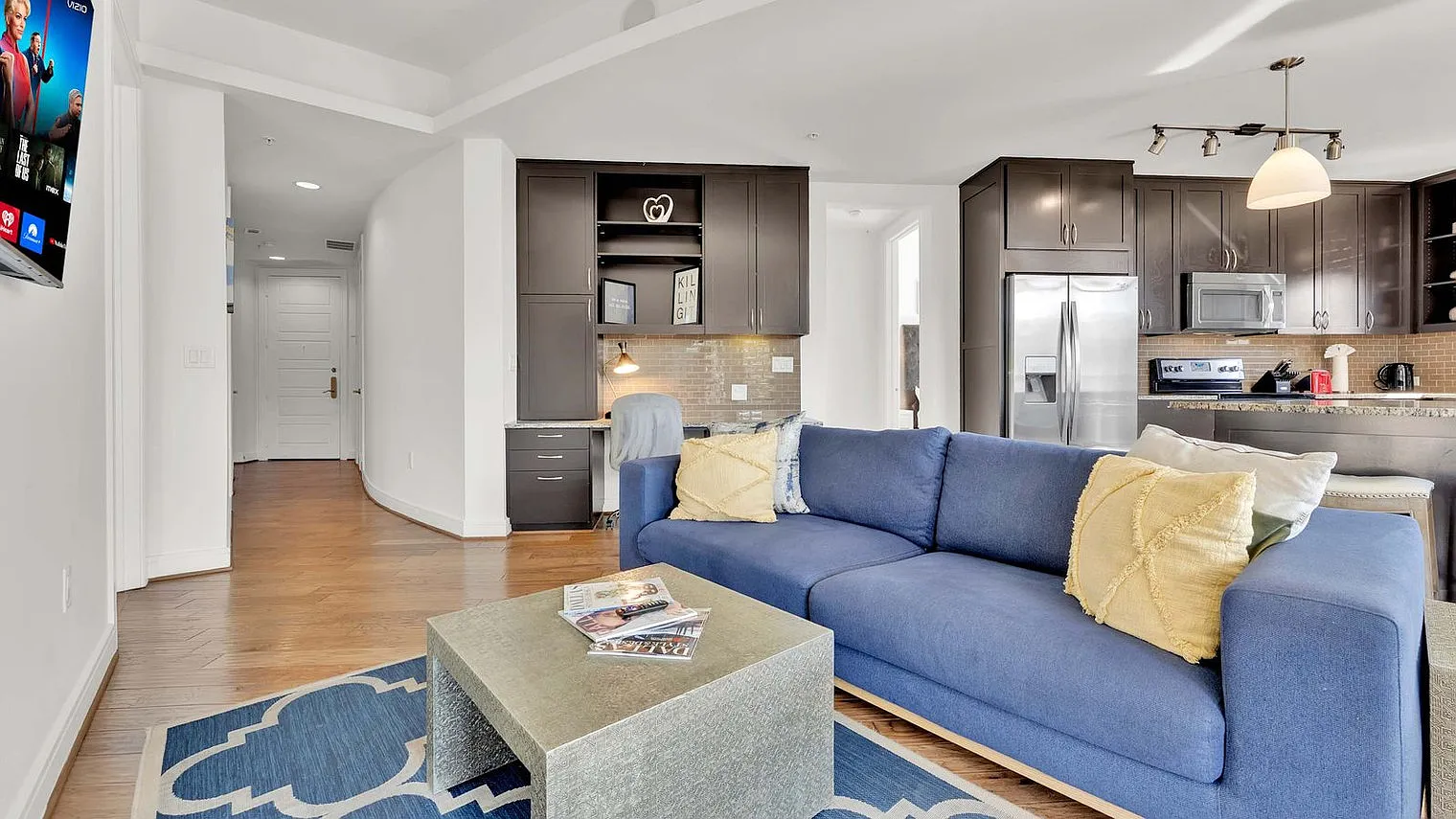 3 bed, 2.0 bath, $8,333 — Photo 3