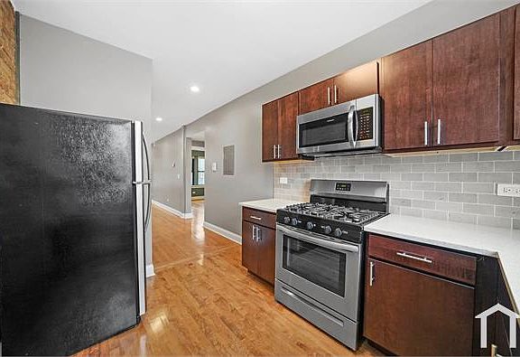 5th image of 1621 E 70th St #1