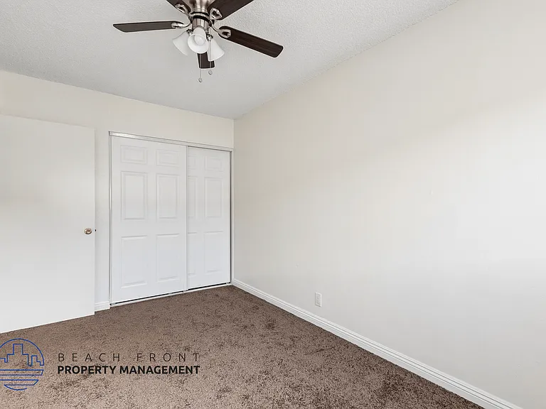 Portofino Apartments — Photo 18