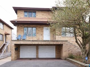 1359 15th St, Fort Lee, NJ 07024