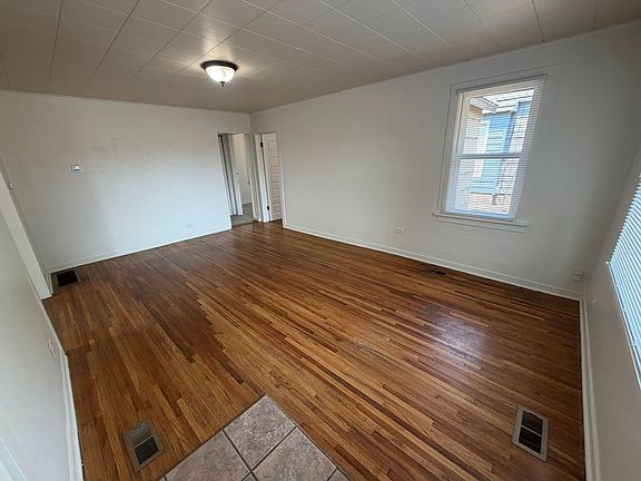 2nd image of 4611 N Adams St
