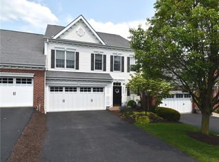 2003 Croghan Dr, Carnegie, PA