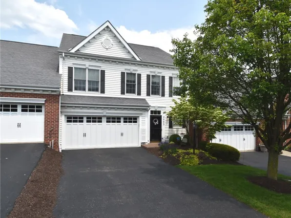 2003 Croghan Dr, Carnegie, PA 15106