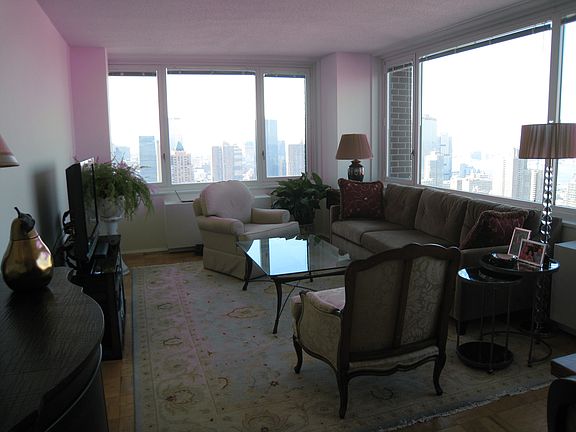 4th image of 322 W 57th St APT 49B