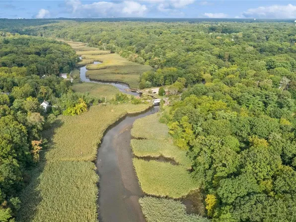 28 Whitney Gate, Smithtown, NY 11787