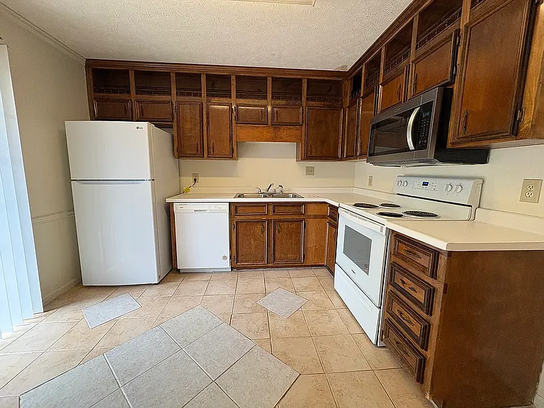 133 Sleepy Creek Dr — Photo 8