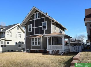 2211 Hanscom Blvd, Omaha, NE 68105