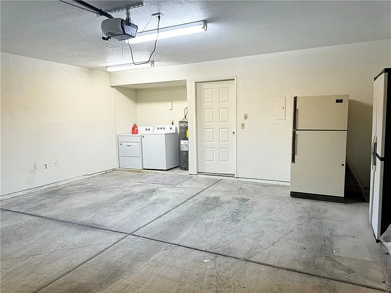 1800 Clubhouse Dr #K90 — Photo 29