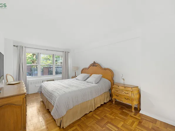 251 East 51st Street image 5 of 7