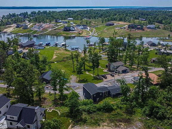 3rd image of 93 Knox Dr