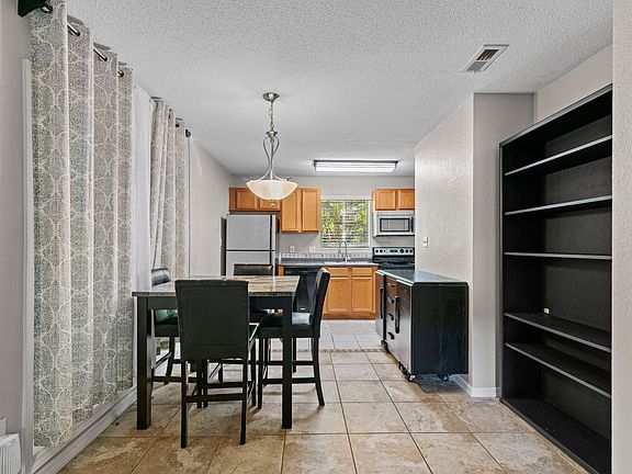 3rd image of 507 NW 39th Rd APT 133