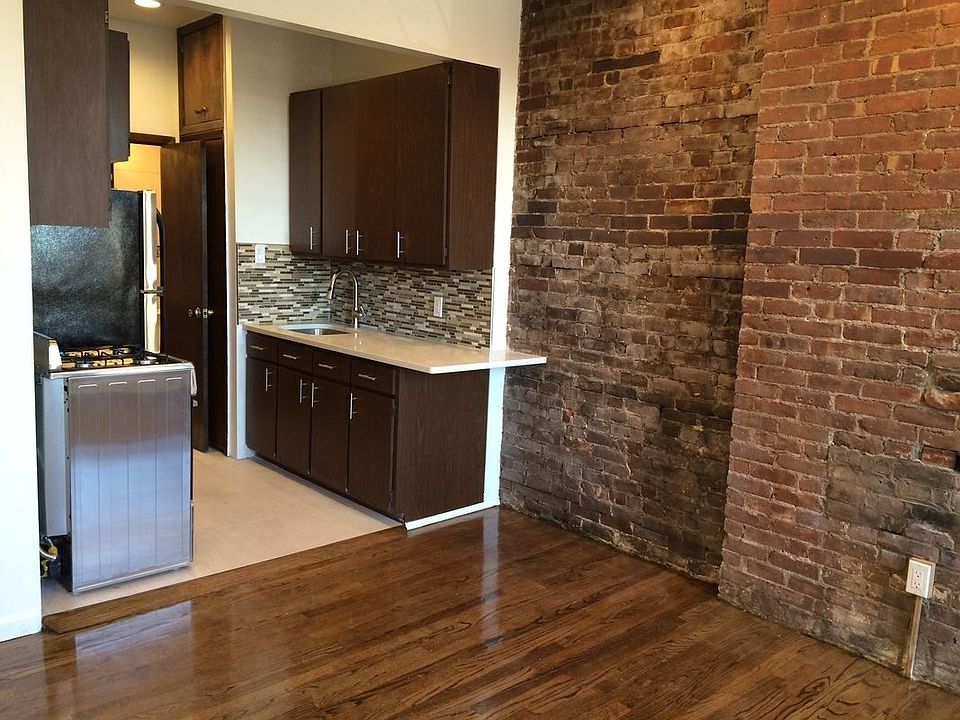 1st image of 1059 Jackson Ave APT 2C