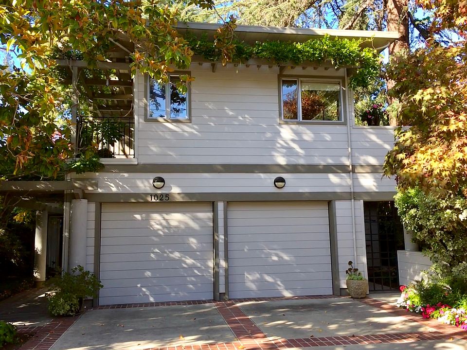 1st image of 1025 Forest Ave