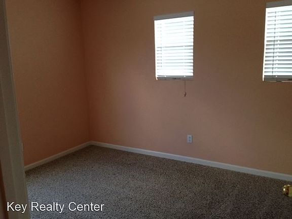 3rd image of 18 Shannondale Ct
