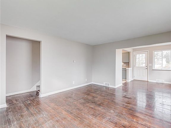 5th image of 3269 7th St #3271