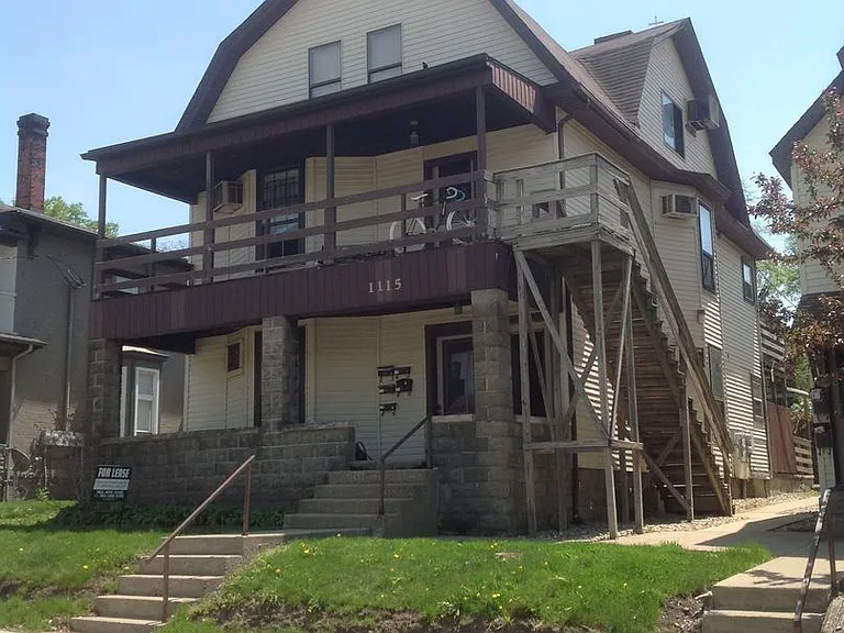 1115 Main St #D — Photo 1