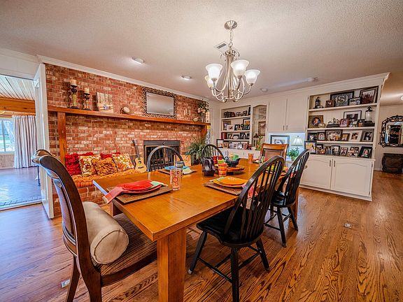 5th image of 2780 Mimosa Ave