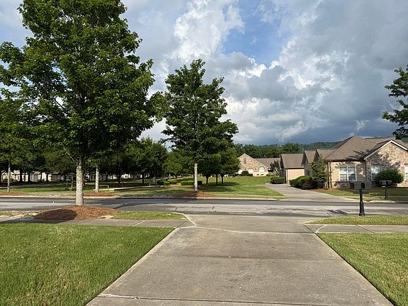 4th image of 1428 Sedgefield Dr