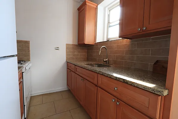 Rented by Douglas Elliman | media 24