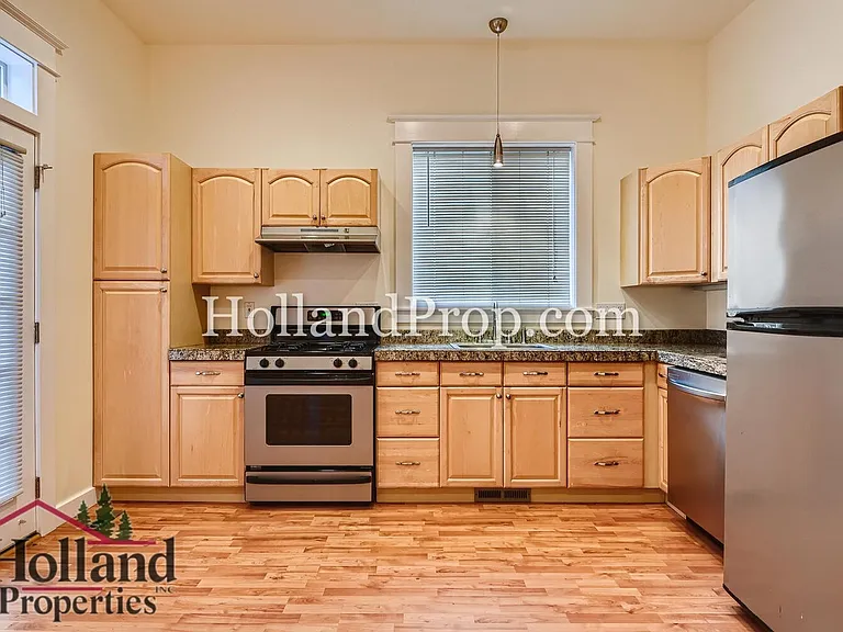 3228 SE Filbert St — Photo 9