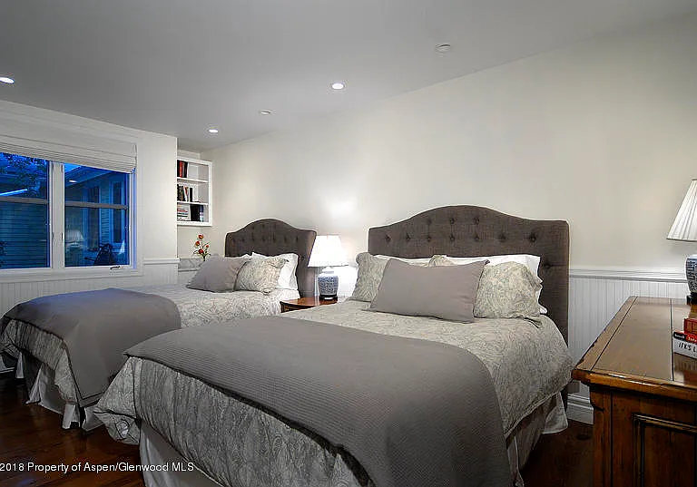 717 W Francis St — Photo 5