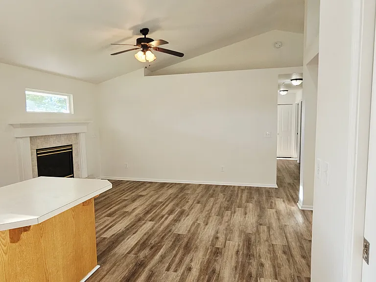 649 N Celeste Ave — Photo 5