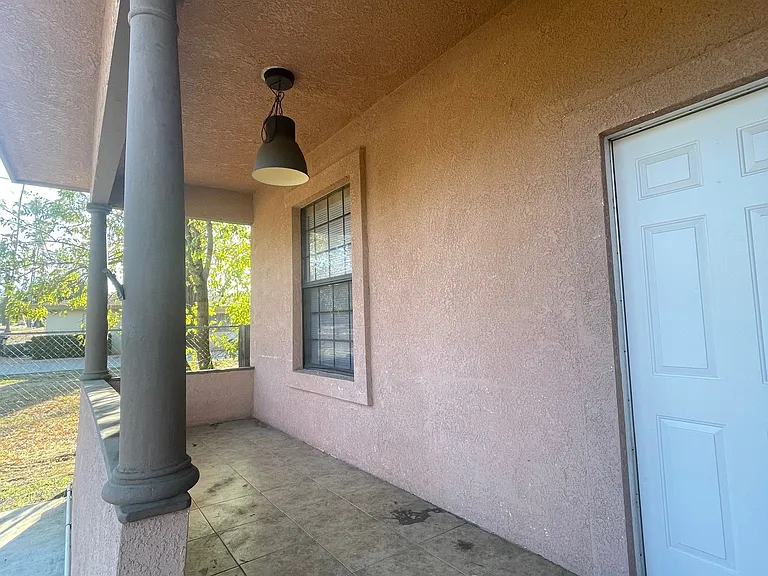 1108 E Central Ave — Photo 8