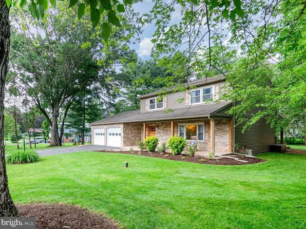 2 Ashley Dr, Dillsburg, PA 17019