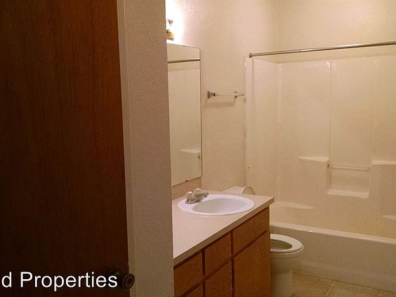 5th image of 1601 N Main St APT M