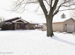 8903 W 98th St, Palos Hills, IL 60465