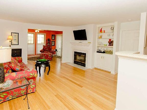 3rd image of 12006 Ridge Knoll Dr Unit 506B