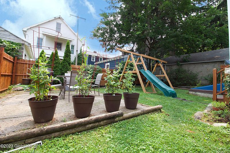 5th image of 419 Partridge Street