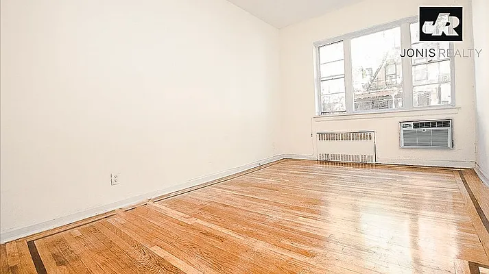 Rented by Jonis Realty | media 2