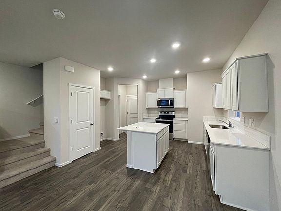 4th image of 2654 NE 116th St #4