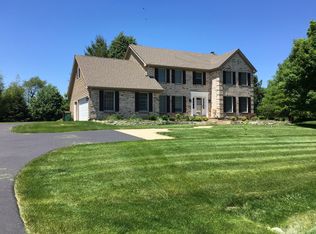 7N946 Northern Dancer Ln, St Charles, IL 60175