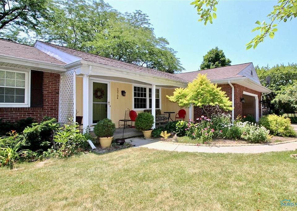 1st image of 23704 W Manor Dr