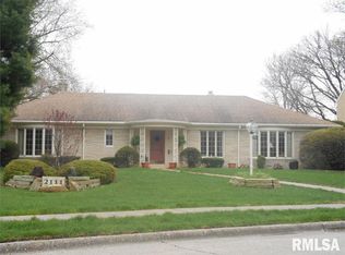 2111 Fairhaven Rd, Davenport, IA 52803