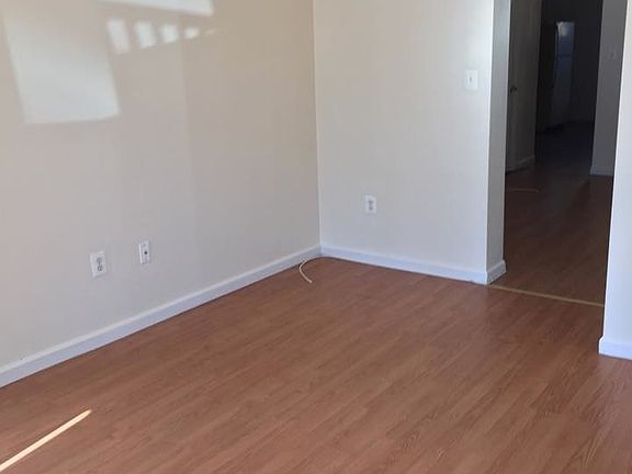 2nd image of 750 W Washington St