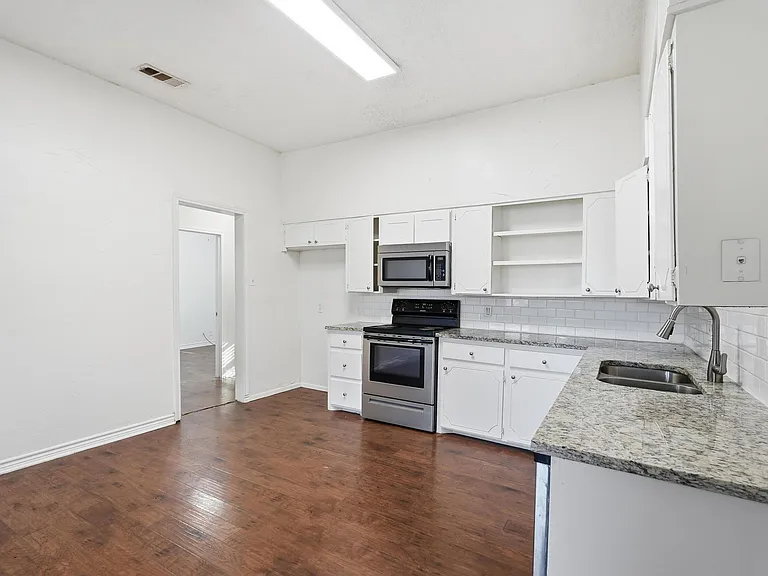900 W Morgan St — Photo 5