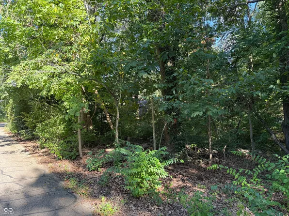 7089 Muskrat Dr, Nineveh, IN 46164