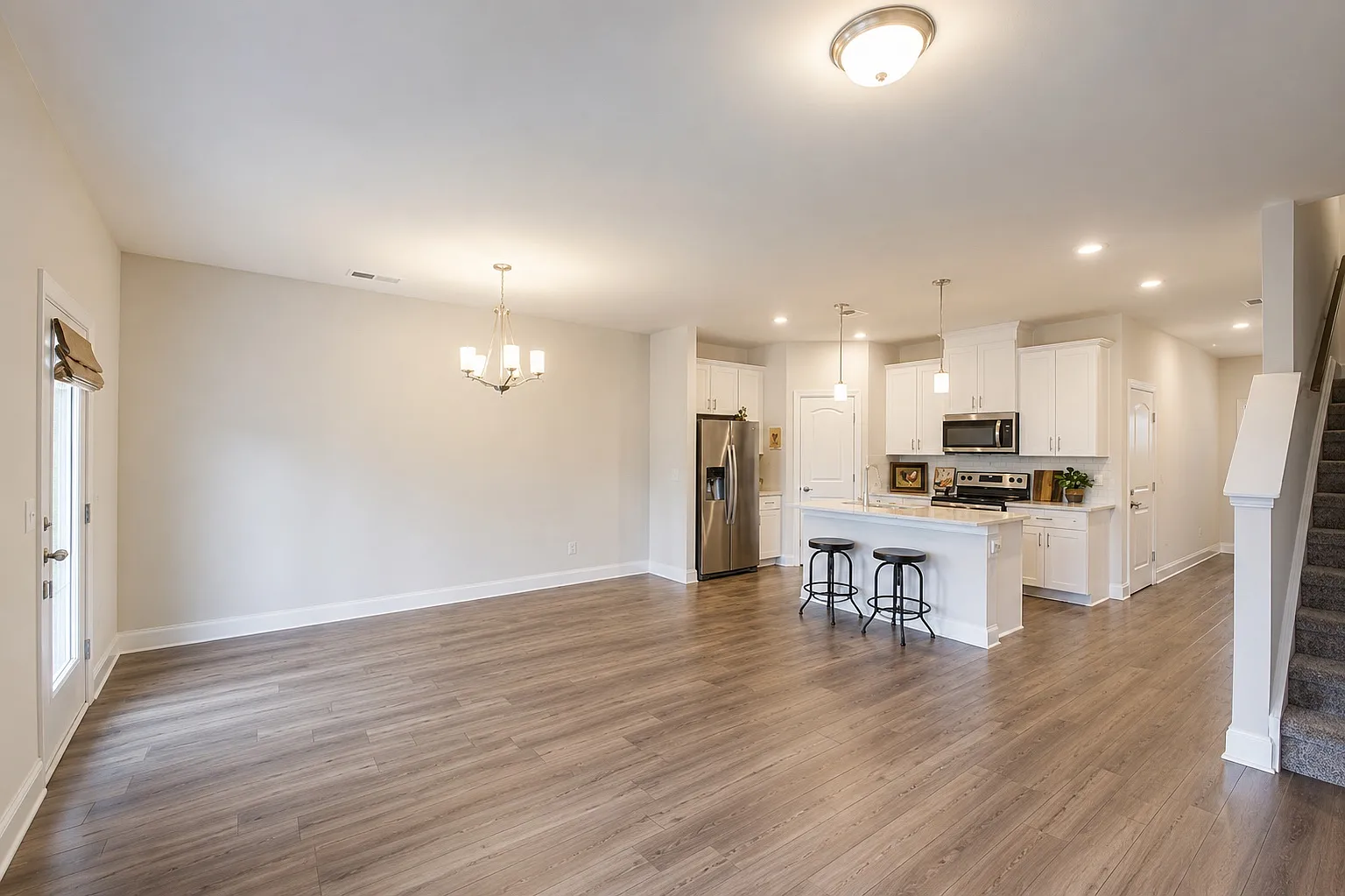 3 bed, 2.5 bath, 1601 sqft, $1,895 — Photo 2
