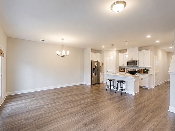 2nd image of 857 Longleaf Ln