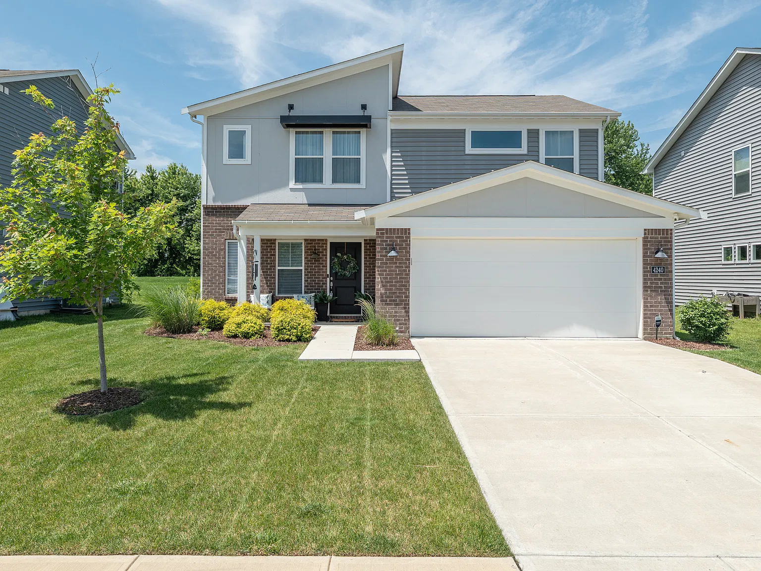 3 bed, 2.5 bath, 1896 sqft, $2,390 — Photo 1