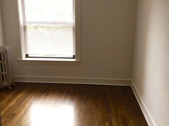 4th image of 4442 N Magnolia Ave #3