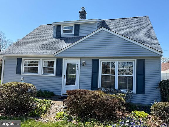 2nd image of 583 Arbor Rd