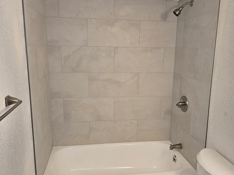 328 Park Ave #5 — Photo 2