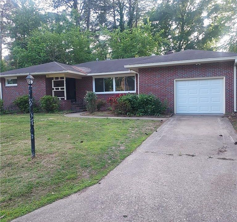 1st image of 301 Woodroof Rd