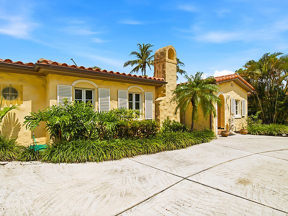 4th image of 145 NE Spanish Court