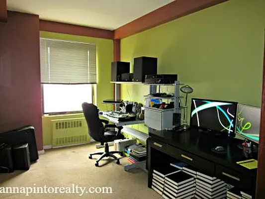 Sold by Anna Pinto Realty | media 17